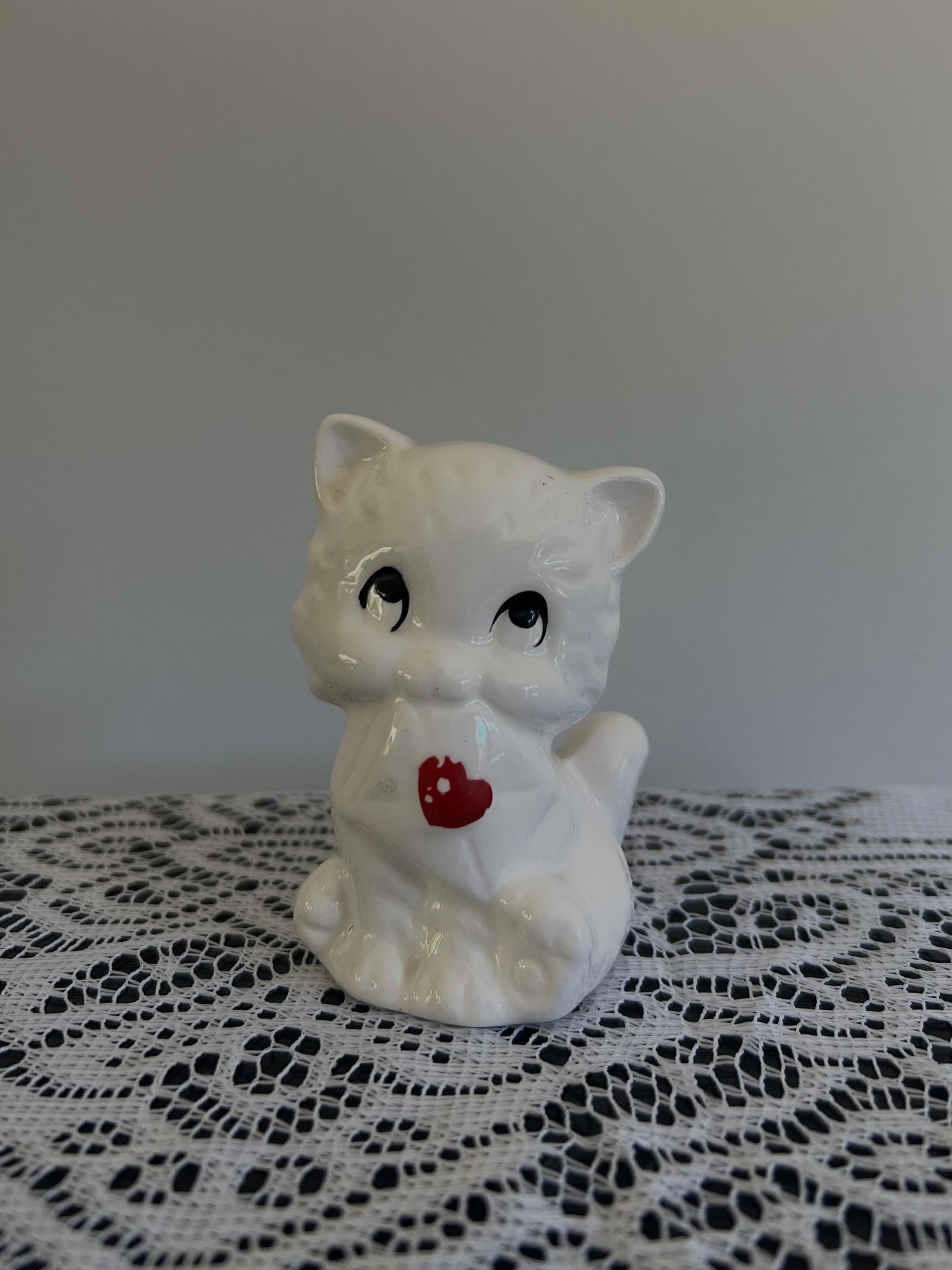 Best Friends - Salt & Pepper Shakers