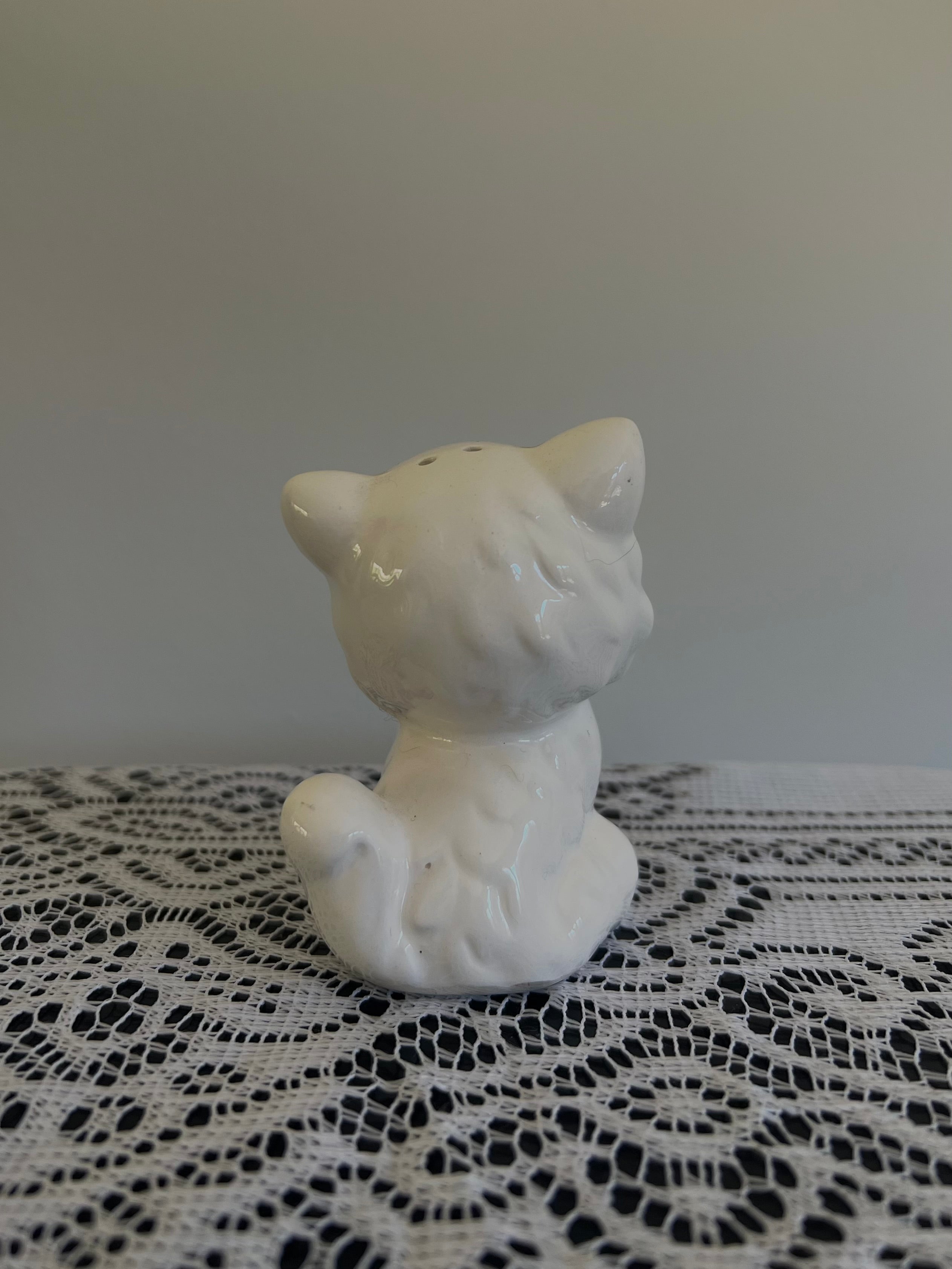 Best Friends - Salt & Pepper Shakers