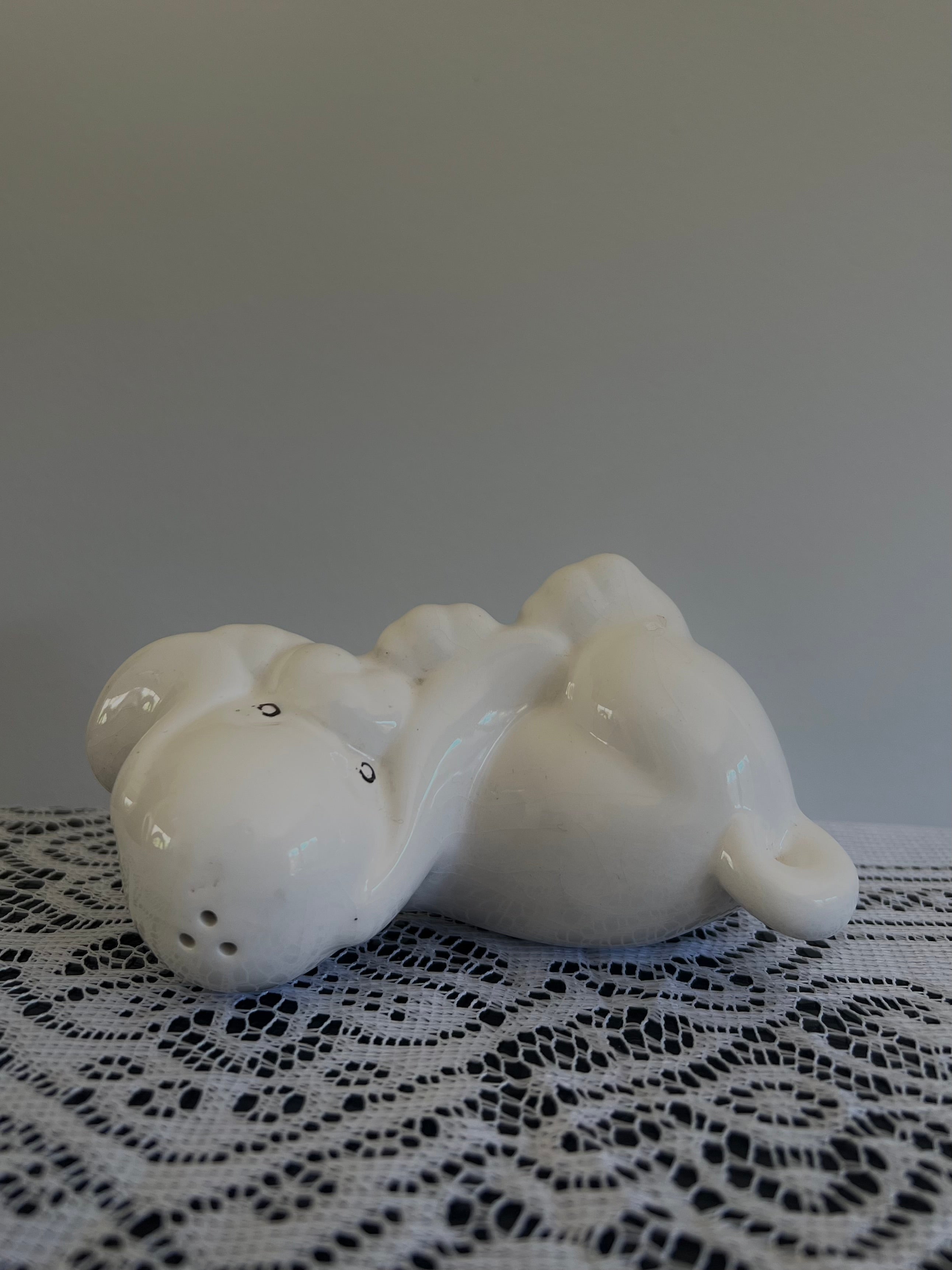 Best Friends - Salt & Pepper Shakers
