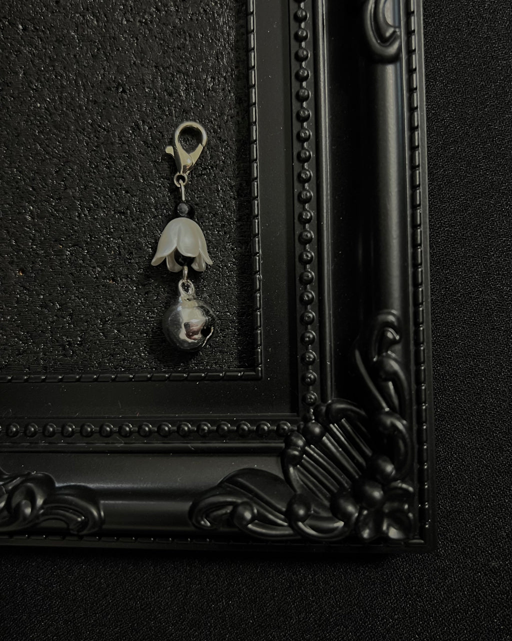 Cute Kawaii Adorable Handmade Crafted Cat and Kitty Bells for Felines to be connected to a collar. Black Colour with White Pearl Flower. Coquette and Gothic Accessories for Cats 