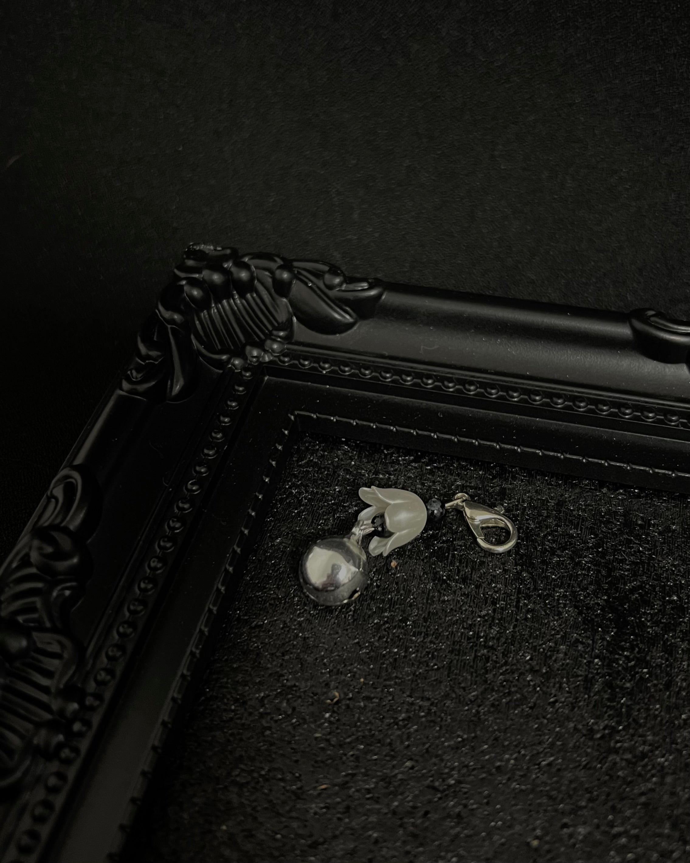Cute Kawaii Adorable Handmade Crafted Cat and Kitty Bells for Felines to be connected to a collar. Black Colour with White Pearl Flower. Coquette and Gothic Accessories for Cats 