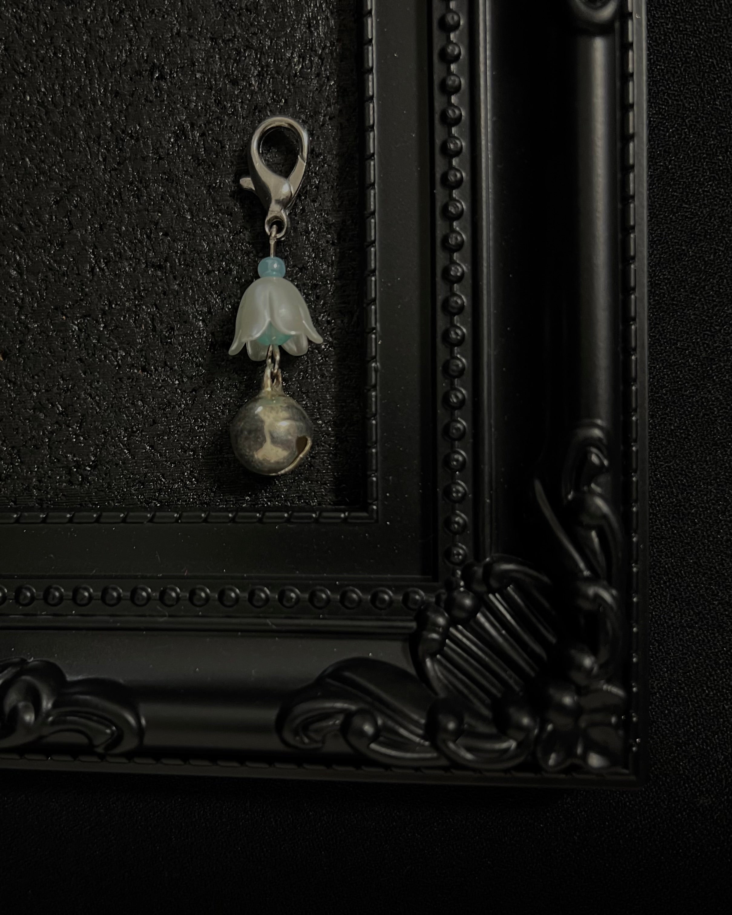 Cute Kawaii Adorable Handmade Crafted Cat and Kitty Bells for Felines to be connected to a collar. Blue / Baby Blue / Light Blue / Pastel Blue Colour with White Pearl Flower. Coquette and Gothic Accessories for Cats 