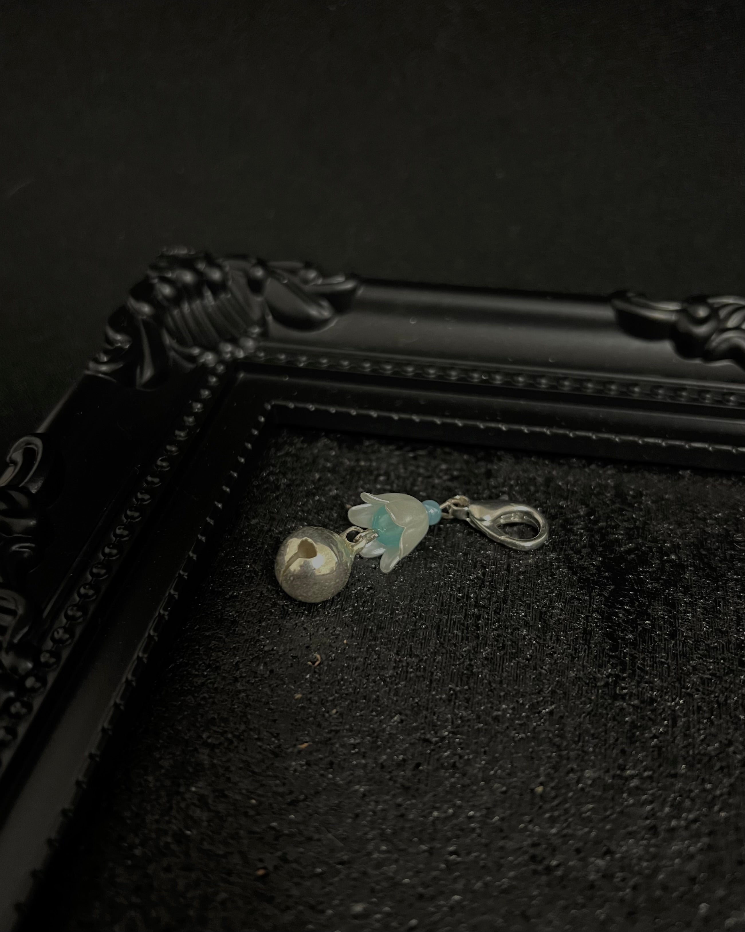 Cute Kawaii Adorable Handmade Crafted Cat and Kitty Bells for Felines to be connected to a collar. Blue / Baby Blue / Light Blue / Pastel Blue Colour with White Pearl Flower. Coquette and Gothic Accessories for Cats 